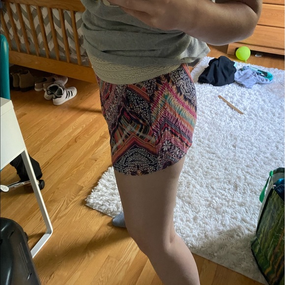 Patterned Shorts - Picture 8 of 9